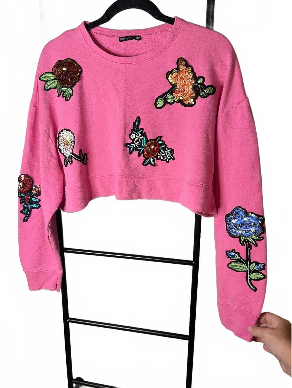 Zara Pink Cropped Sweatshirt with Floral Sequin Appliques, Size Large